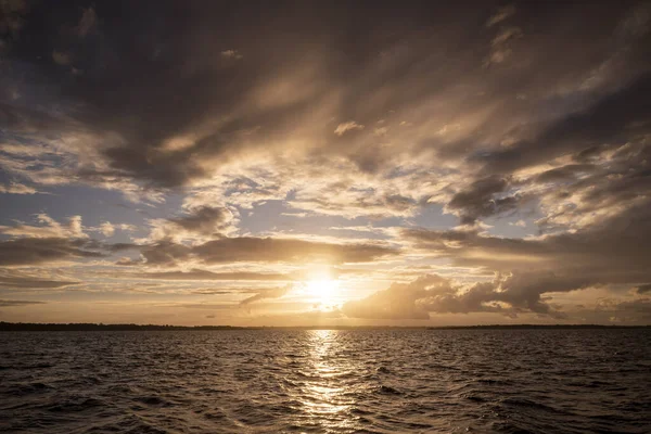 Schöner Amazonas Sonnenuntergang Über Dem Wasser Des Negro River Mit — Stockfoto