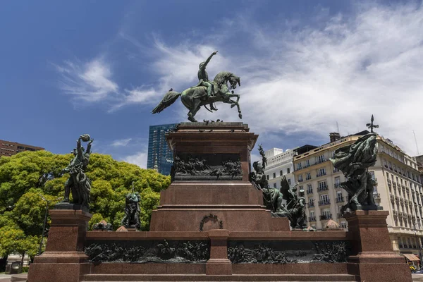Hermosa Vista Monumento Estatua Del Jinete Del General San Martín —  Fotos de Stock