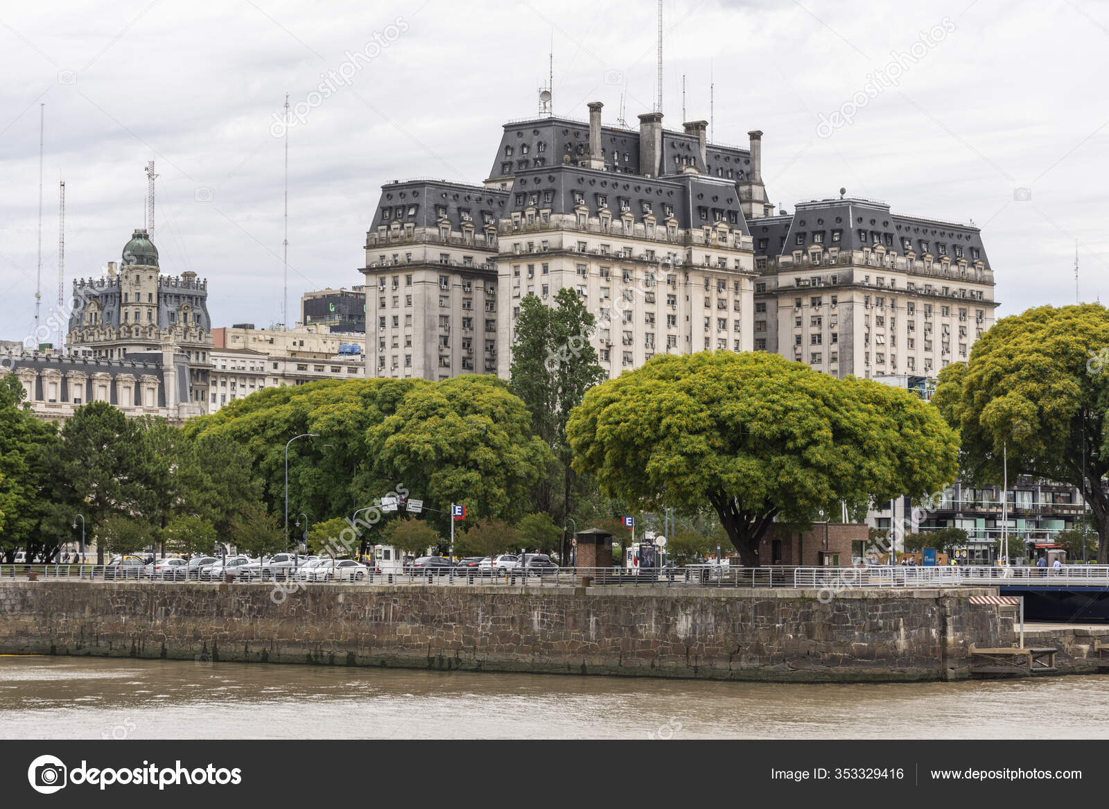Beautiful View Old Historic Buildings River Puerto Madero Buenos Aires —  Stock Editorial Photo © vitormarigo #353329416