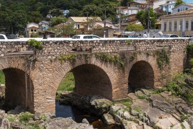 Rocky Köprüsü, küçük bir köyün tarihi merkezinde, Chapada Diamantina, Bahia, Brezilya