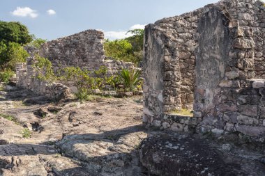 Küçük tarihi köy Chapada Diamantina, Bahia, Brezilya 'daki kayalık ev kalıntılarına bakın.