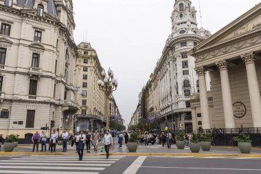 Buenos Aires şehir merkezindeki Plaza de Mayo çevresindeki tarihi binaların güzel manzarası, Arjantin