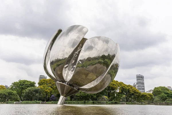 Stor Stål Blomst Monument Floralis Generica Recolate Område Buenos Aires - Stock-foto