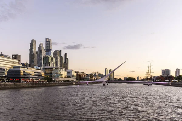 Schöner Sonnenuntergang Mit Blick Auf Moderne Brücken Und Gebäude Puerto — Stockfoto