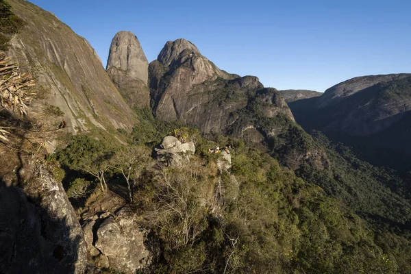 Hermoso Paisaje Espectaculares Montañas Rocosas Selva Verde Parque Estatal Tres — Foto de Stock