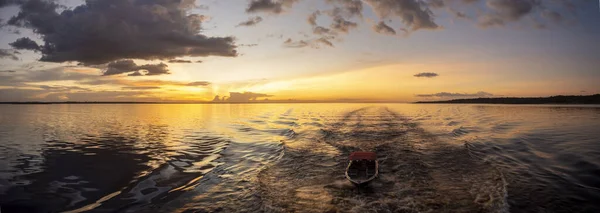 Schöner Amazonas Sonnenuntergang Über Dem Wasser Des Negro River Mit — Stockfoto