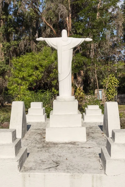 Veduta Delle Pietre Tombali Bianche Stile Bizantino Sul Cimitero Accanto — Foto Stock