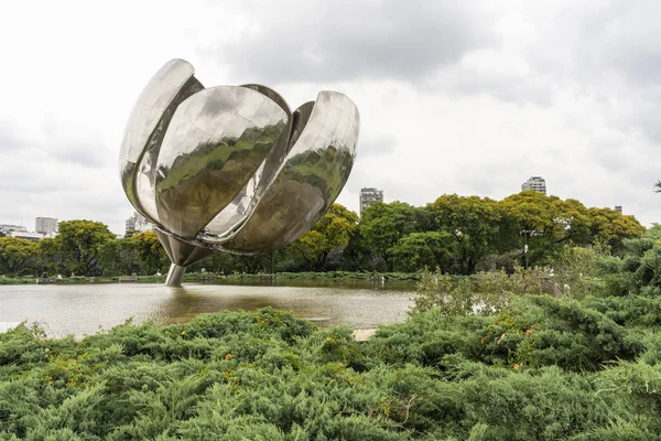 Grande Monumento Flor Aço Floralis Generica Área Recolate Buenos Aires — Fotografia de Stock