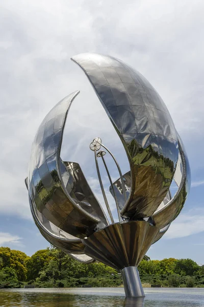 Grande Monumento Flor Aço Floralis Generica Área Recolate Buenos Aires — Fotografia de Stock