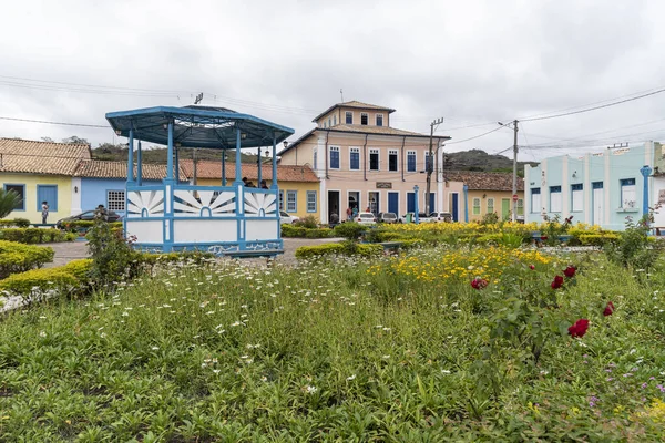 巴西巴伊亚州Chapada Diamantina的历史性小村庄中央广场上的花卉和音乐台 — 图库照片