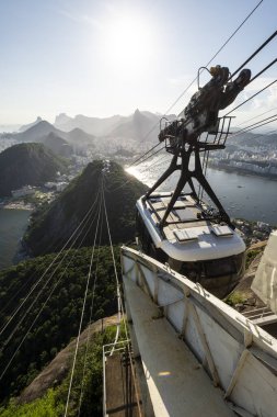 Brezilya Rio de Janeiro 'daki Sugar Loaf Mountain teleferiğinden güzel bir manzara.