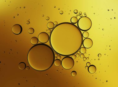Beyaz arka planda, Closeup kollajen emülsiyon suda izole petrol kabarcık. Resimde. Altın Serum damlacıkları.