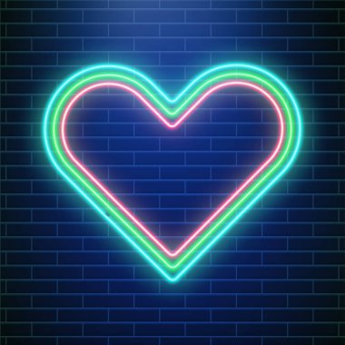 Aşk neonu, sevgililer günü kalbi. Kalp neon işareti kavramı. Pop sanat aşk kapağı.