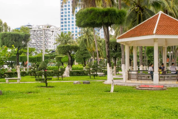 Nha Trang Resort, Vietnam bir parkta Pavyonu