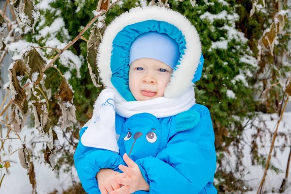 Baby Boy Surprised First Snow Holding Snow His Hand — Stock Photo, Image