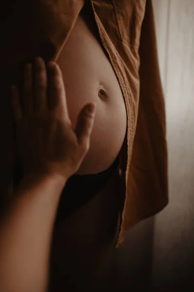 Terhes Nők Ablakban Tartózkodnak — Stock Fotó