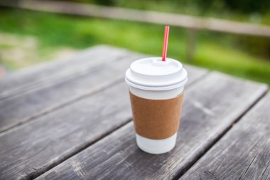 kahve fincanı ve tutucu