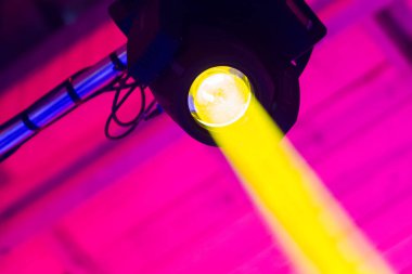 Sahne Alanı'nda ışık demeti