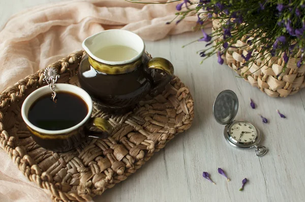Stillleben mit einer Tasse Kaffee. — Stockfoto