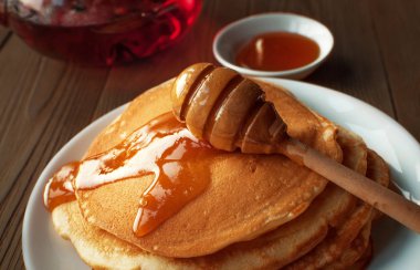 Ailesi ile lezzetli breakfast.