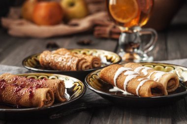 Tatlı dolgular ile lezzetli gözleme. Maslenitsa. 