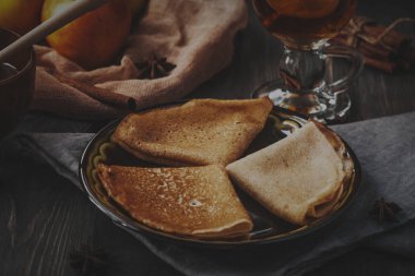 Krep dolguları ile. Çay için bir tedavi. 