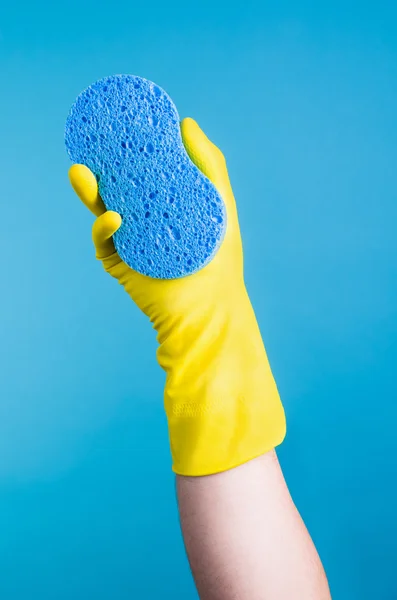 Mão limpando uma janela ou vidro — Fotografia de Stock