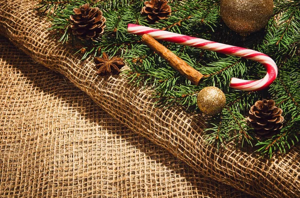 Jul dekoration bakgrund över linneduk. — Stockfoto
