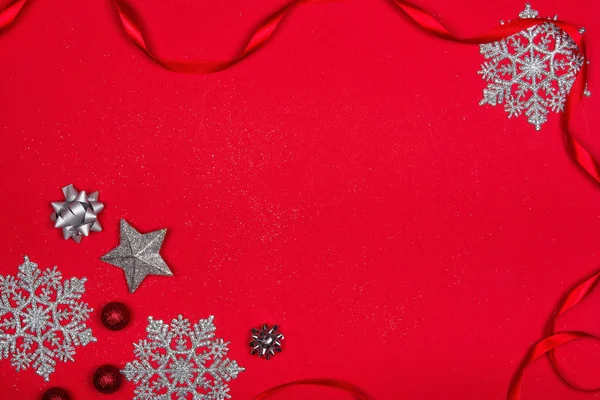 Vánoční dekorace červené pozadí. — Stock fotografie