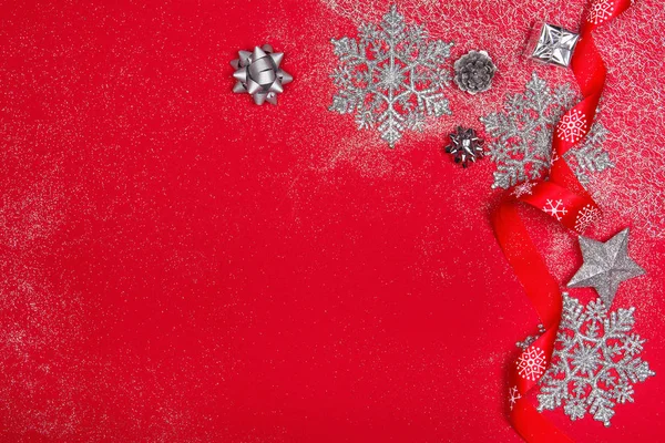 Vánoční dekorace červené pozadí. — Stock fotografie
