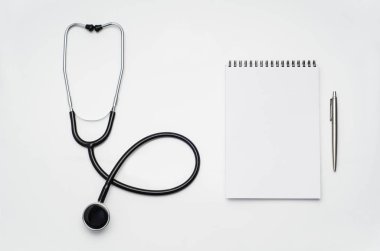 Doktorlar Danışma tıbbi aksesuarları ve ürünleri ile. Üstten Görünüm fotoğraf