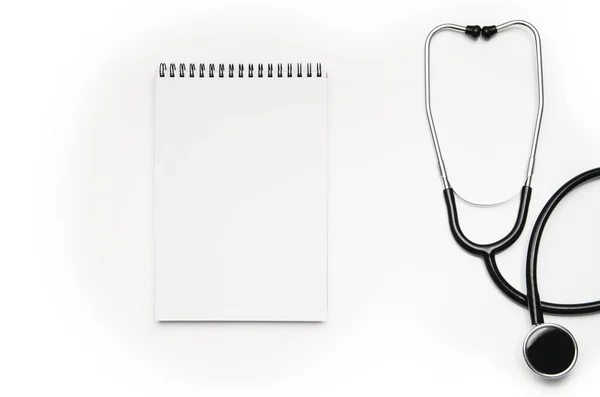 Stethoscope isolated on white background. Top view photograph — Stock Photo, Image