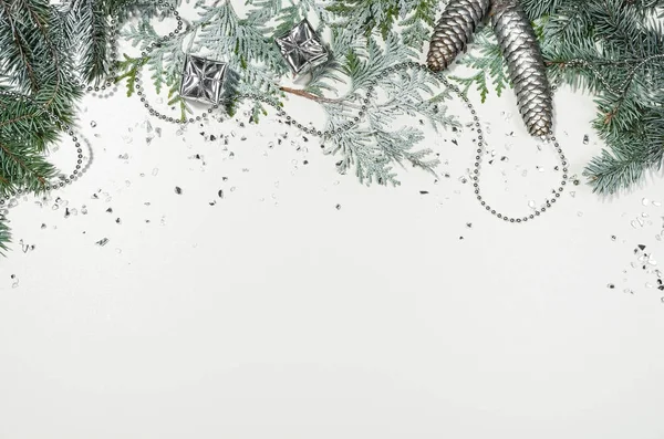 クリスマス背景フレーム トップ ビューにコピー スペースを持つ白 — ストック写真