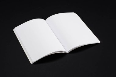 Mock-up dergi, kitap veya katalog siyah tablo arka plan üzerinde.