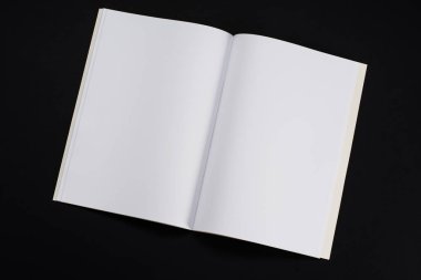Mock-up dergi, kitap veya katalog siyah tablo arka plan üzerinde.