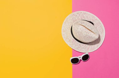 Yaz grafik Beach punchy pastel arka plan üzerinde Üstten Görünüm