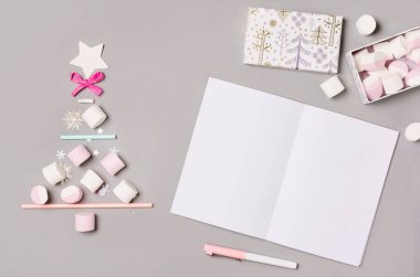 Noel ve kış tatili geçmişi. Xmas arkaplan üstü görünümü.