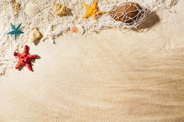 Fondo con playa de arena, vista superior. concepto de accesorios de verano — Foto de Stock