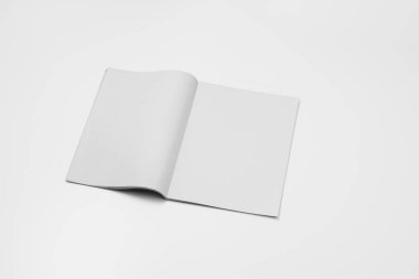 Model dergi, gazete veya katalog beyaz arkaplanda izole edildi.