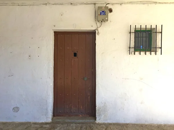 Вхід в сільський будинок на селі — стокове фото