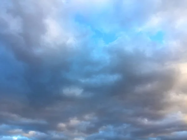 Textura natural de nubes en el cielo —  Fotos de Stock