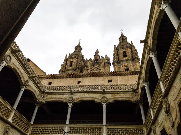 La Clerecia desde as conchas Casa Salamanca Espanha — Fotografia de Stock
