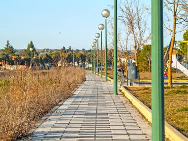 Patika bir kasabada, dinlenmek için bir yer