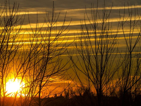 Sonnenuntergang auf dem Land mit oranger Farbe — Stockfoto