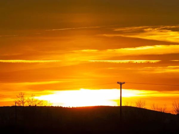 Sonnenuntergang auf dem Land mit oranger Farbe — Stockfoto