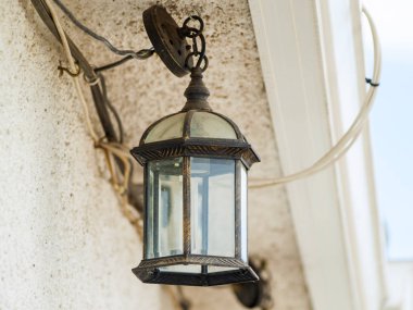 Bir evin dış eski lamba
