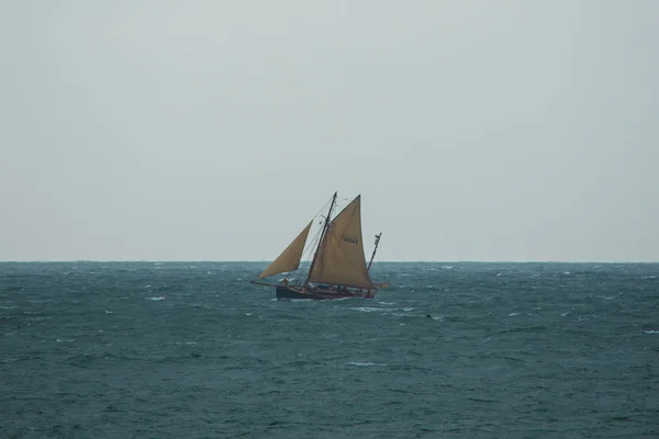 A yacht sailing  on the English Channel - old yawl — Stock Photo, Image