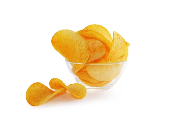 Spridda chips på vit bakgrund — Stockfoto