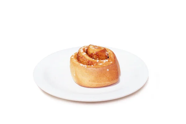 Europeisk frukost med kanelbulle — Stockfoto