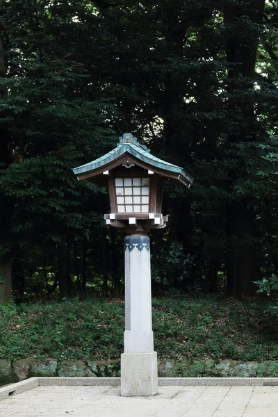 Latarnia w japoński Park — Zdjęcie stockowe